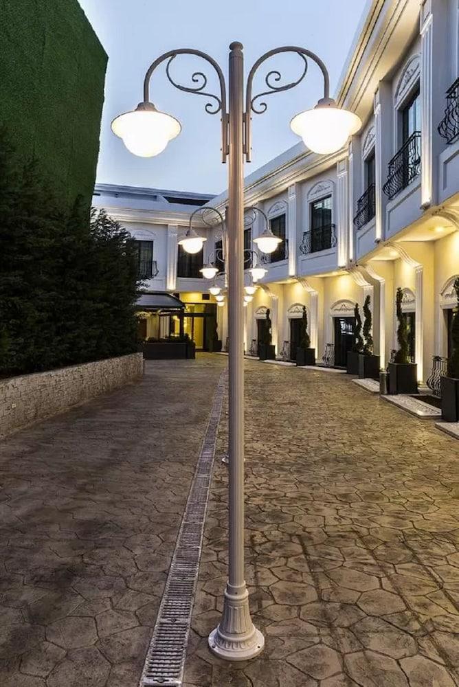 Ramada By Wyndham Sakarya Hotel Extérieur photo