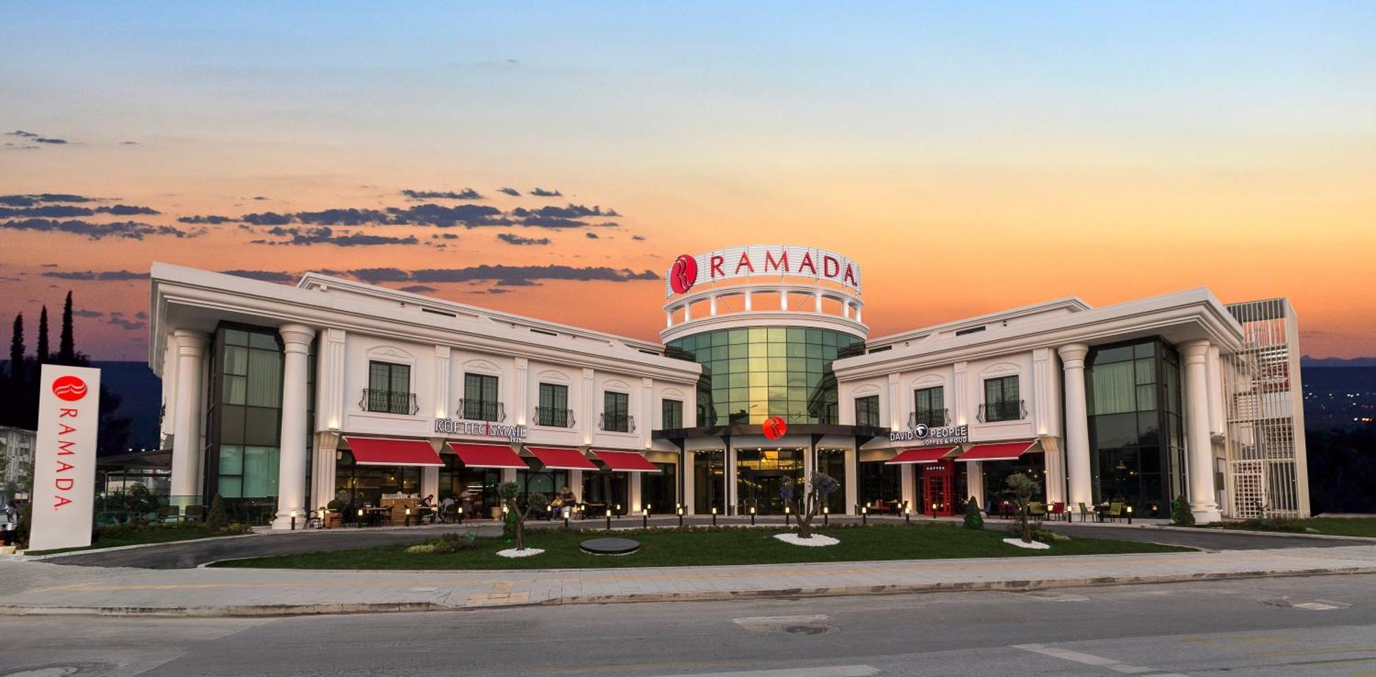 Ramada By Wyndham Sakarya Hotel Extérieur photo