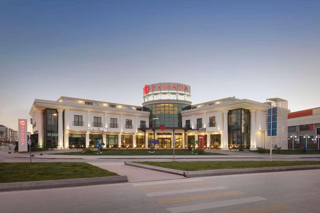 Ramada By Wyndham Sakarya Hotel Extérieur photo