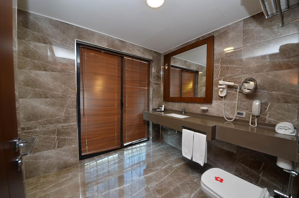 Ramada By Wyndham Sakarya Hotel Extérieur photo