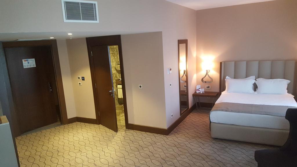 Ramada By Wyndham Sakarya Hotel Extérieur photo
